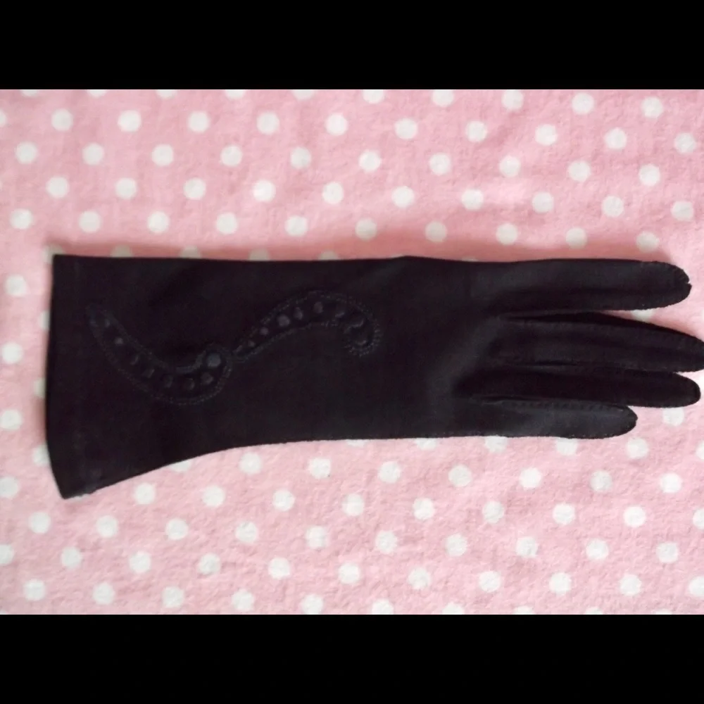 Vintage blue/black embroidered gloves NEW 6.5